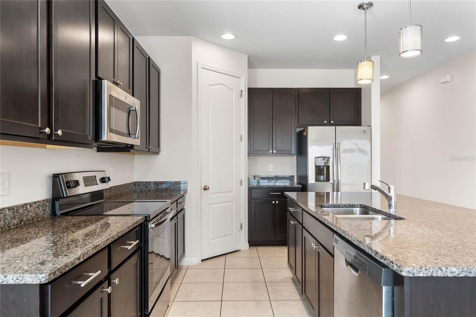 555 MEADOW POINTE DR, HAINES CITY, FL, 33844