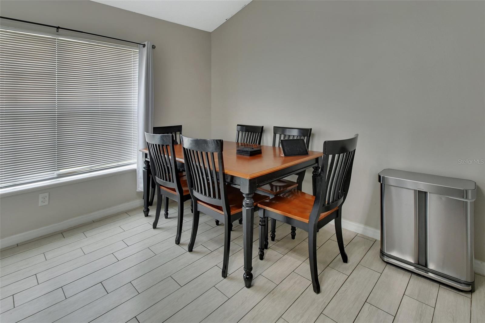 2045 3RD AVE, DELAND, FL, 32724