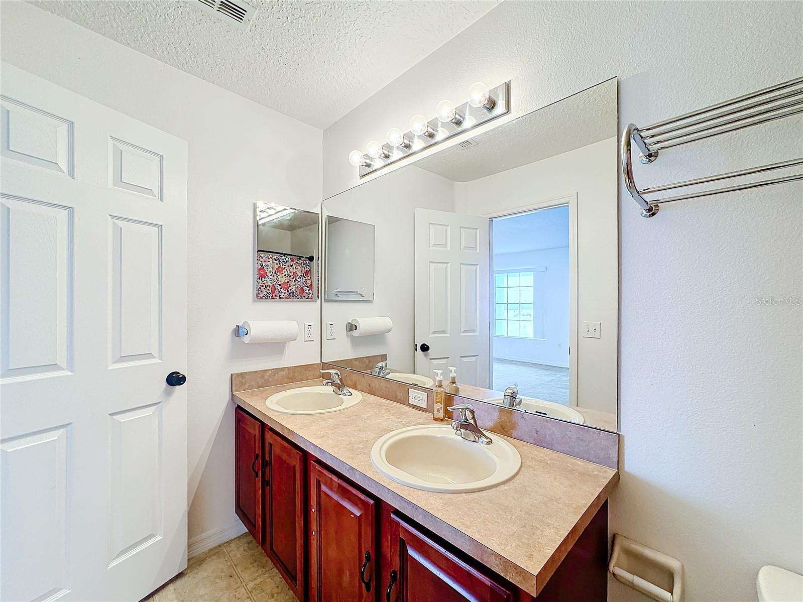 223 ABBOTSBURY DR, KISSIMMEE, FL, 34758
