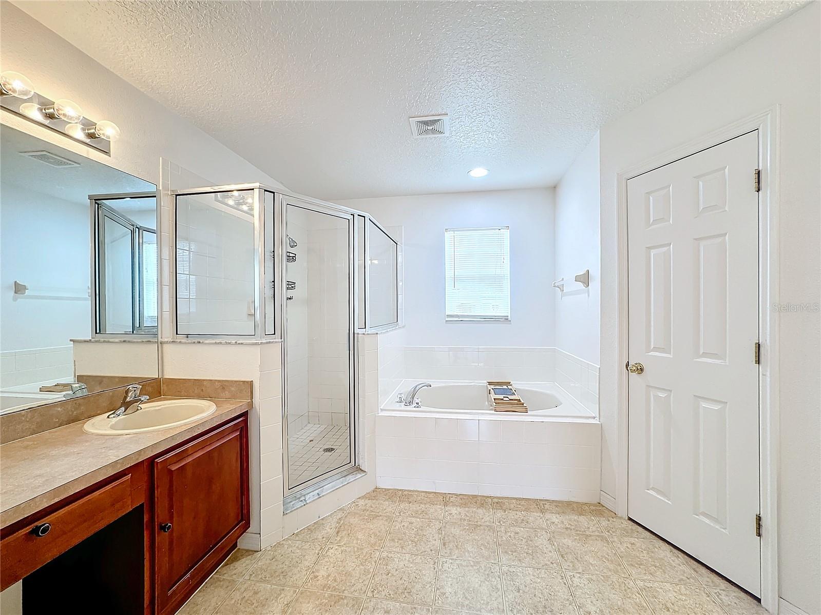 223 ABBOTSBURY DR, KISSIMMEE, FL, 34758