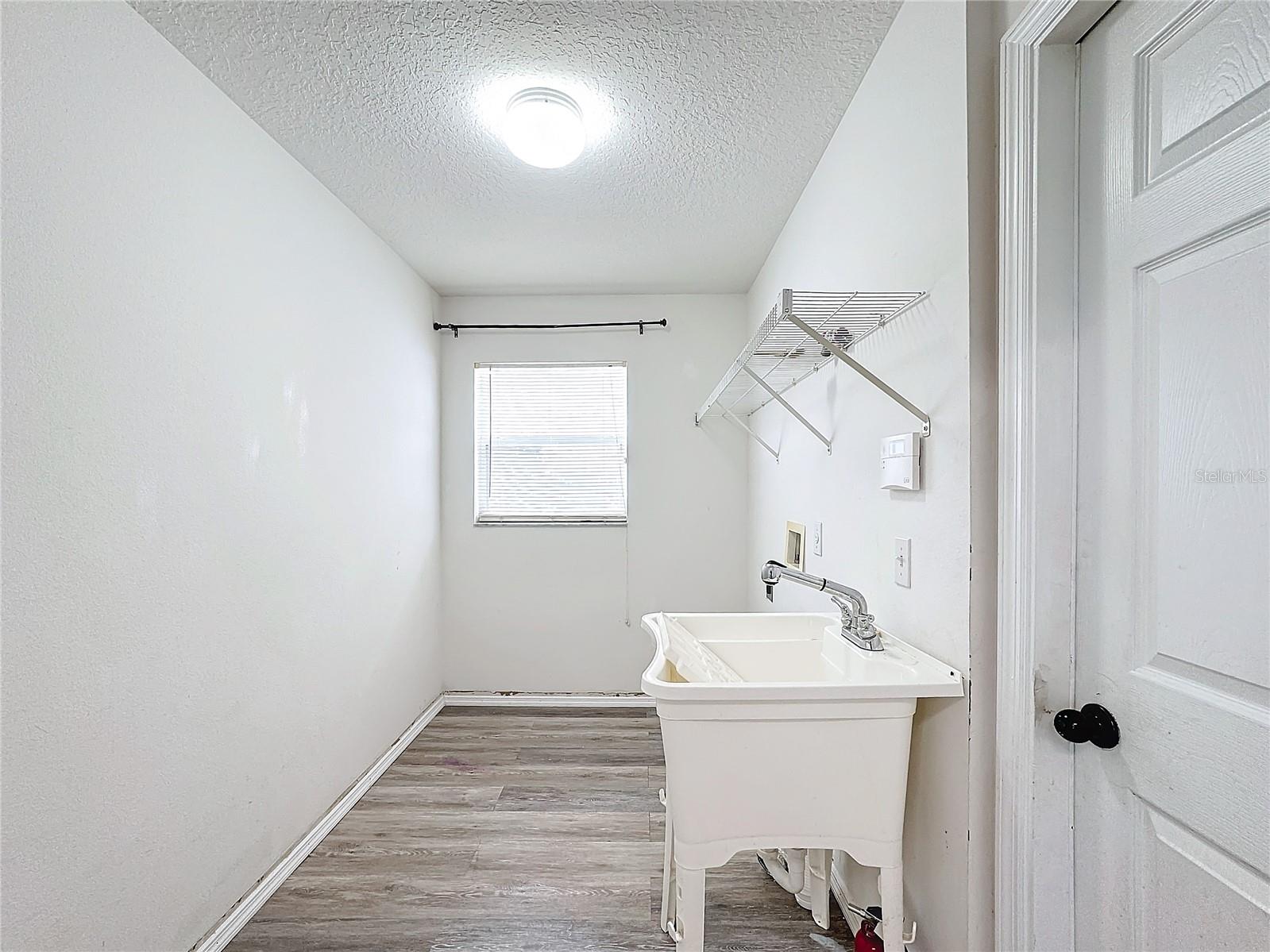 223 ABBOTSBURY DR, KISSIMMEE, FL, 34758
