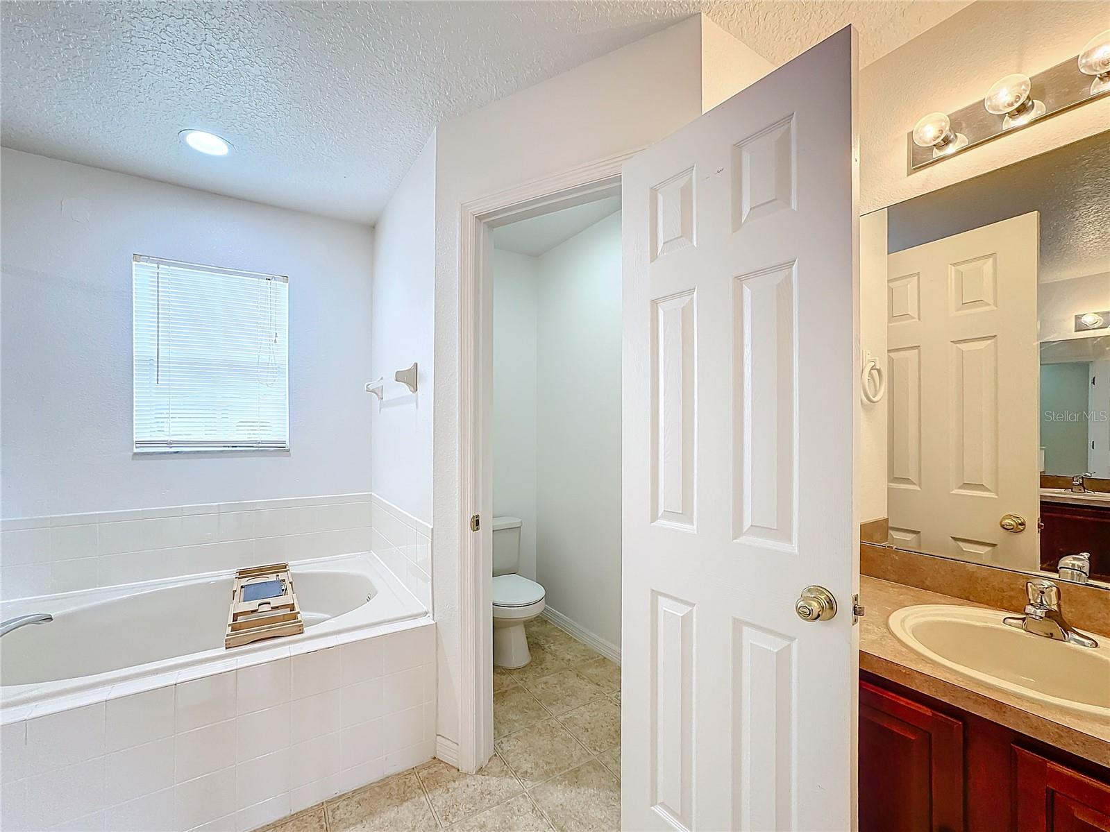 223 ABBOTSBURY DR, KISSIMMEE, FL, 34758
