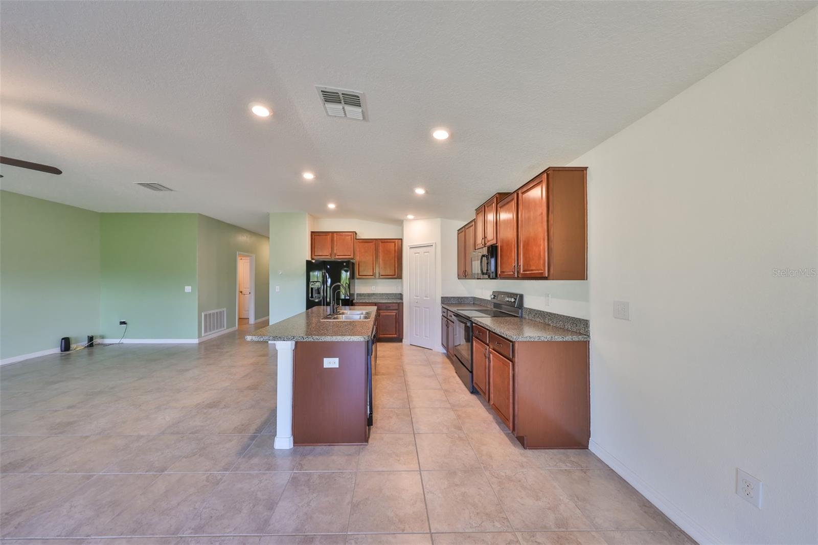 7119 SALT RIVER AVE, SUN CITY CENTER, FL, 33573