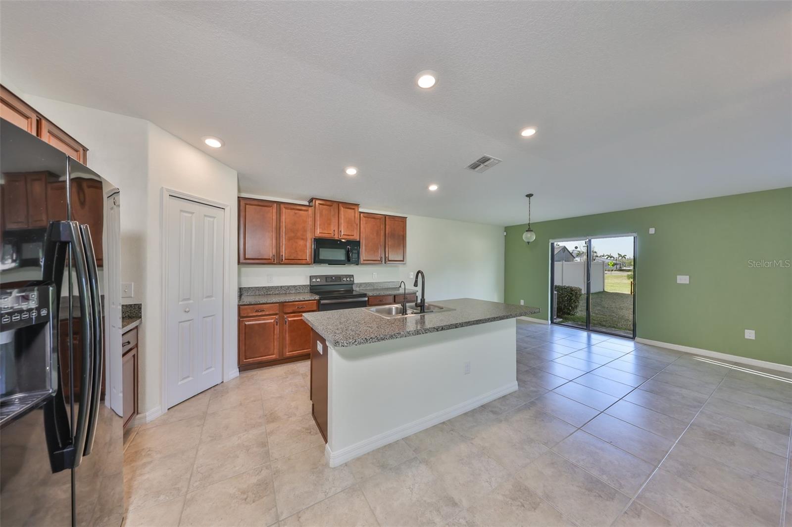 7119 SALT RIVER AVE, SUN CITY CENTER, FL, 33573