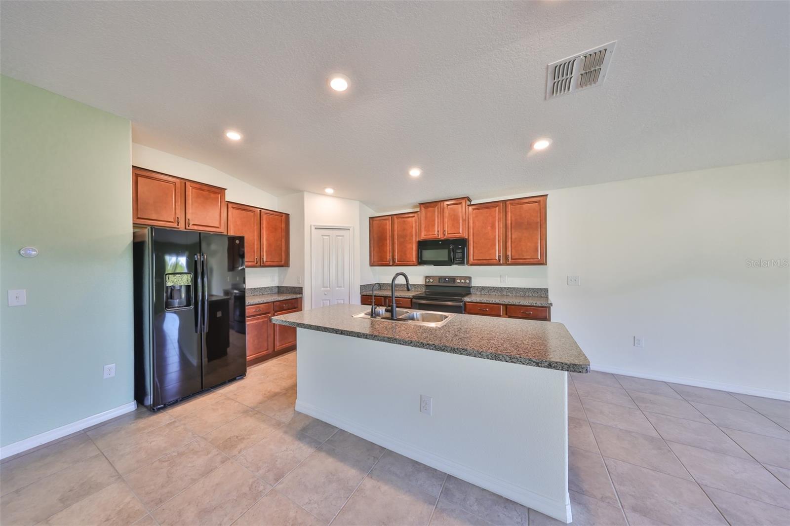 7119 SALT RIVER AVE, SUN CITY CENTER, FL, 33573