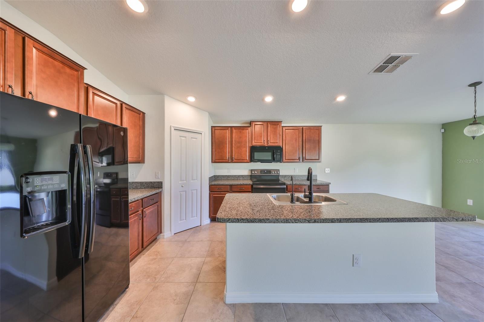 7119 SALT RIVER AVE, SUN CITY CENTER, FL, 33573