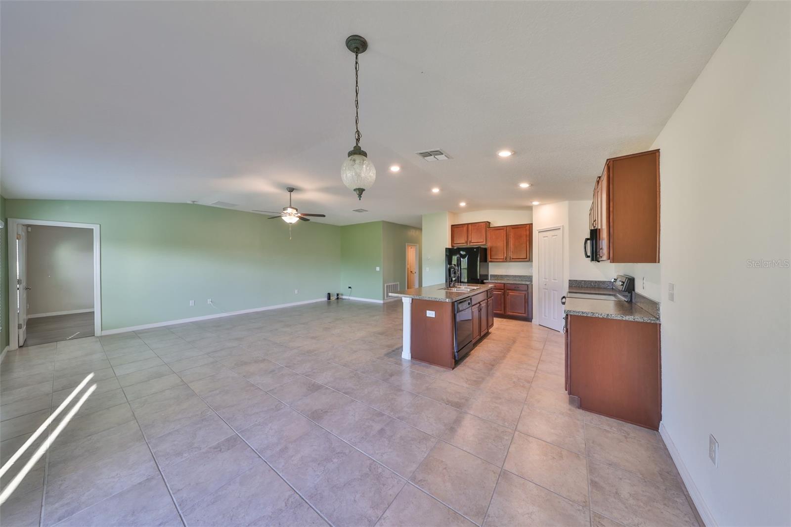 7119 SALT RIVER AVE, SUN CITY CENTER, FL, 33573