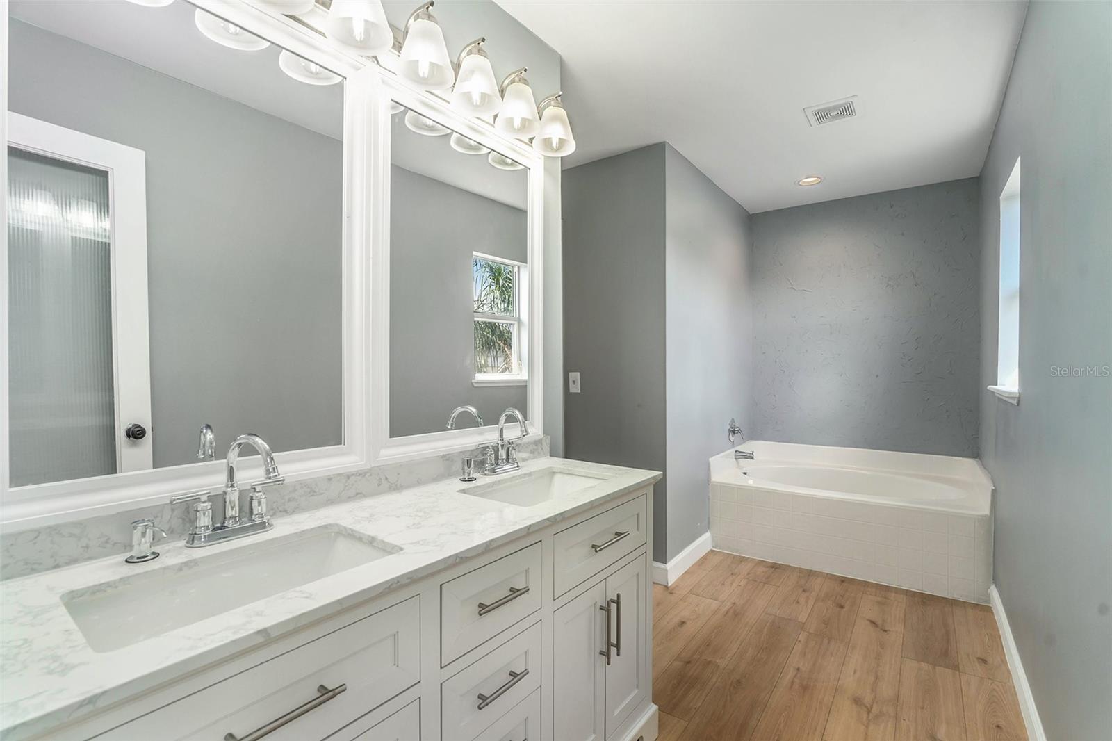 5410 TREIG LN, WESLEY CHAPEL, FL, 33545