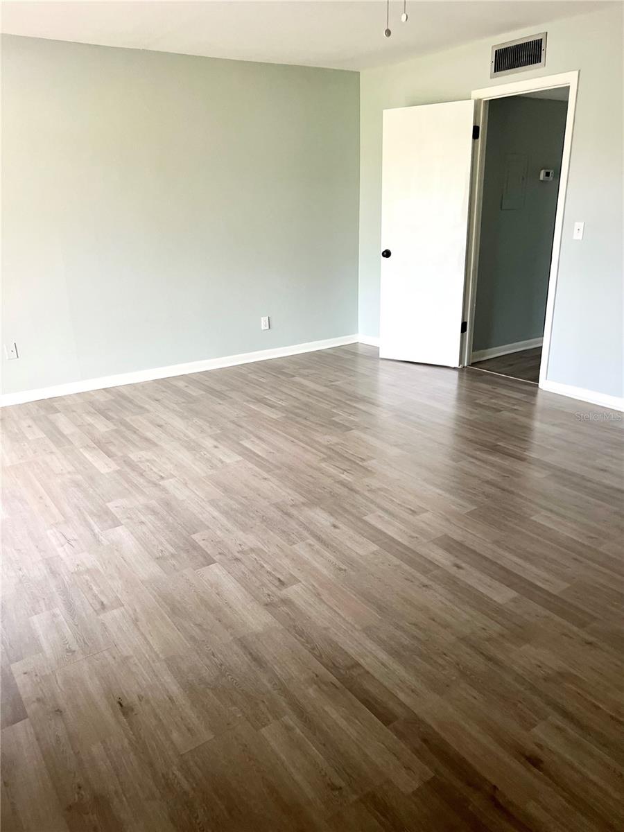 9205 TUDOR DR #C209, TAMPA, FL, 33615