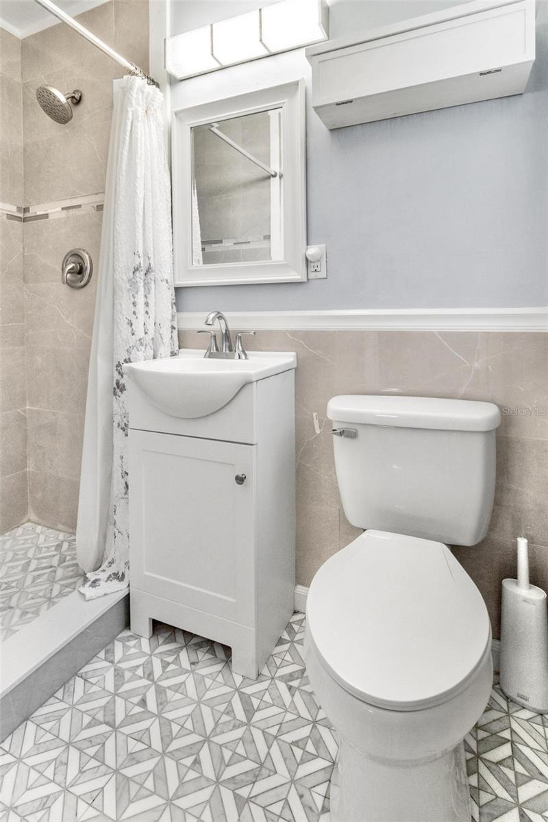 1366 62 PL S, ST PETERSBURG, FL, 33705