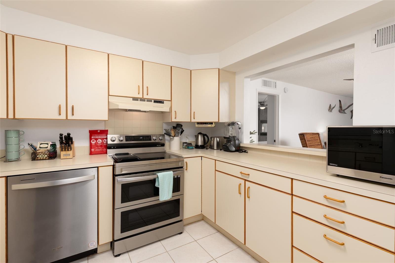 11000 GULF BLVD #1002, TREASURE ISLAND, FL, 33706