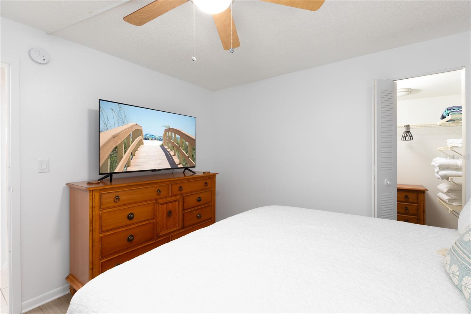 11000 GULF BLVD #1002, TREASURE ISLAND, FL, 33706