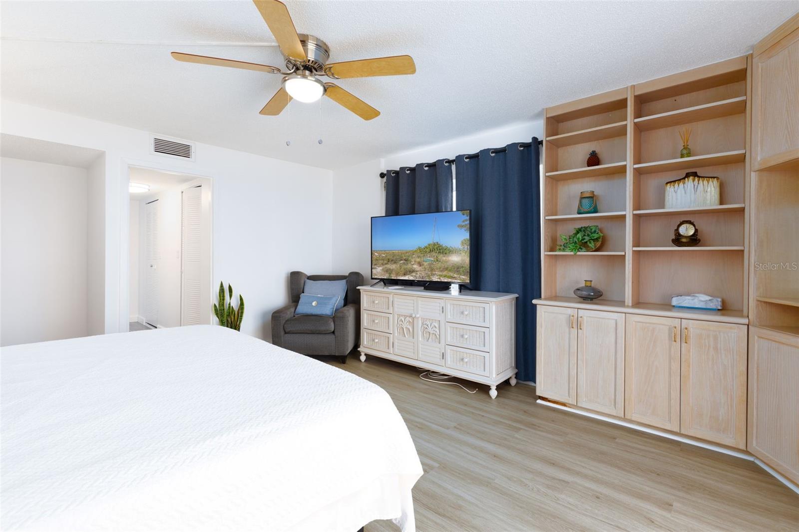 11000 GULF BLVD #1002, TREASURE ISLAND, FL, 33706