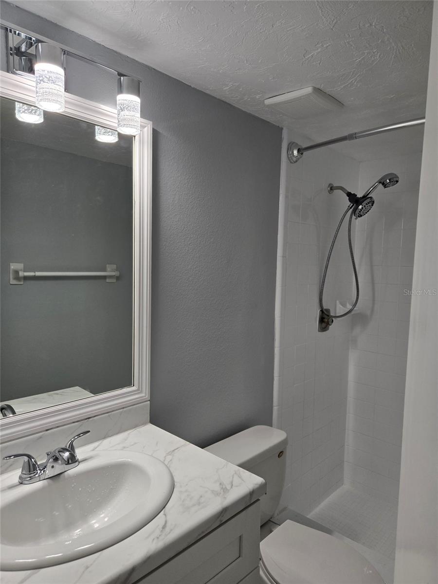 2200 BAHIA VISTA ST #B3, SARASOTA, FL, 34239