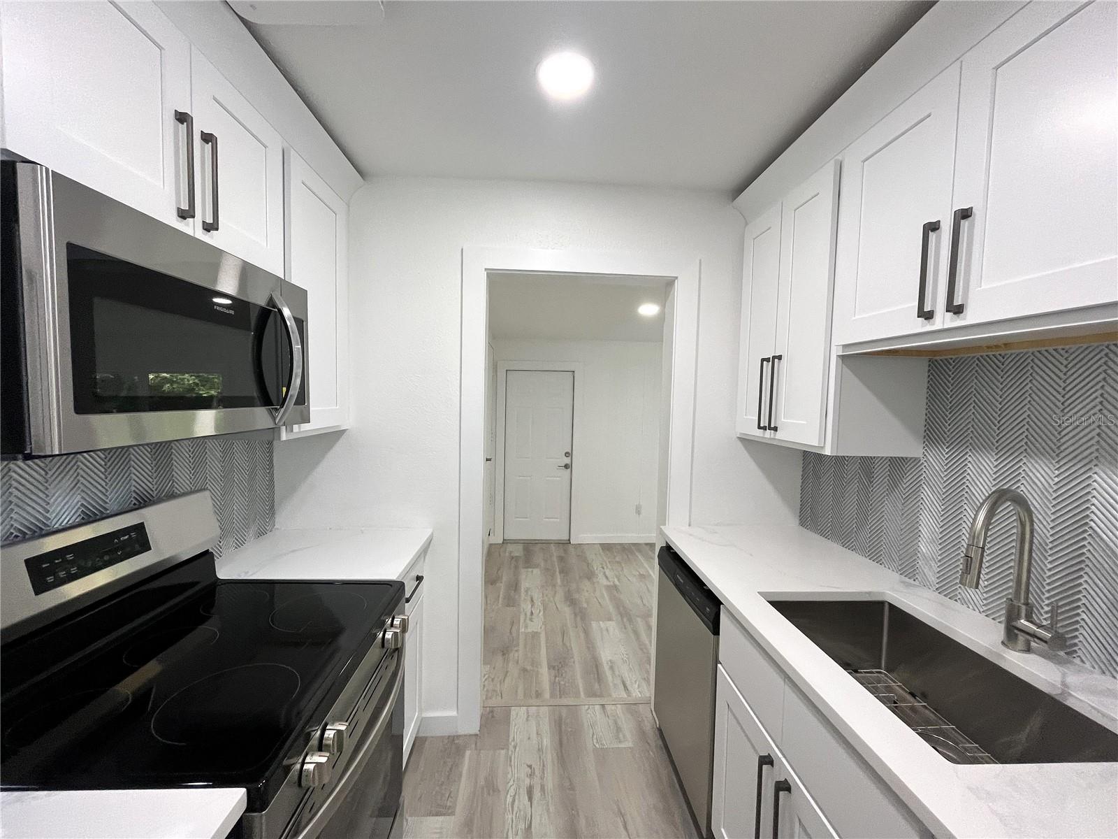 1508 CREST AVE, LEESBURG, FL, 34748