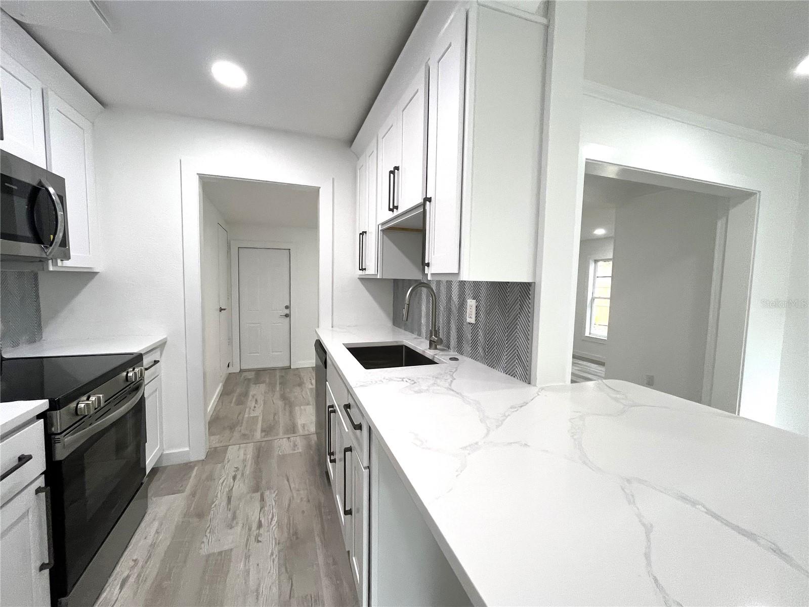 1508 CREST AVE, LEESBURG, FL, 34748