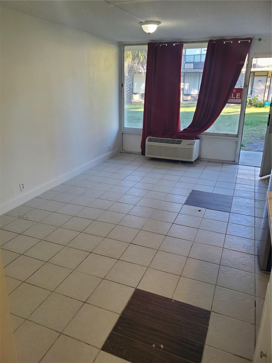 S5113621 Property Photo