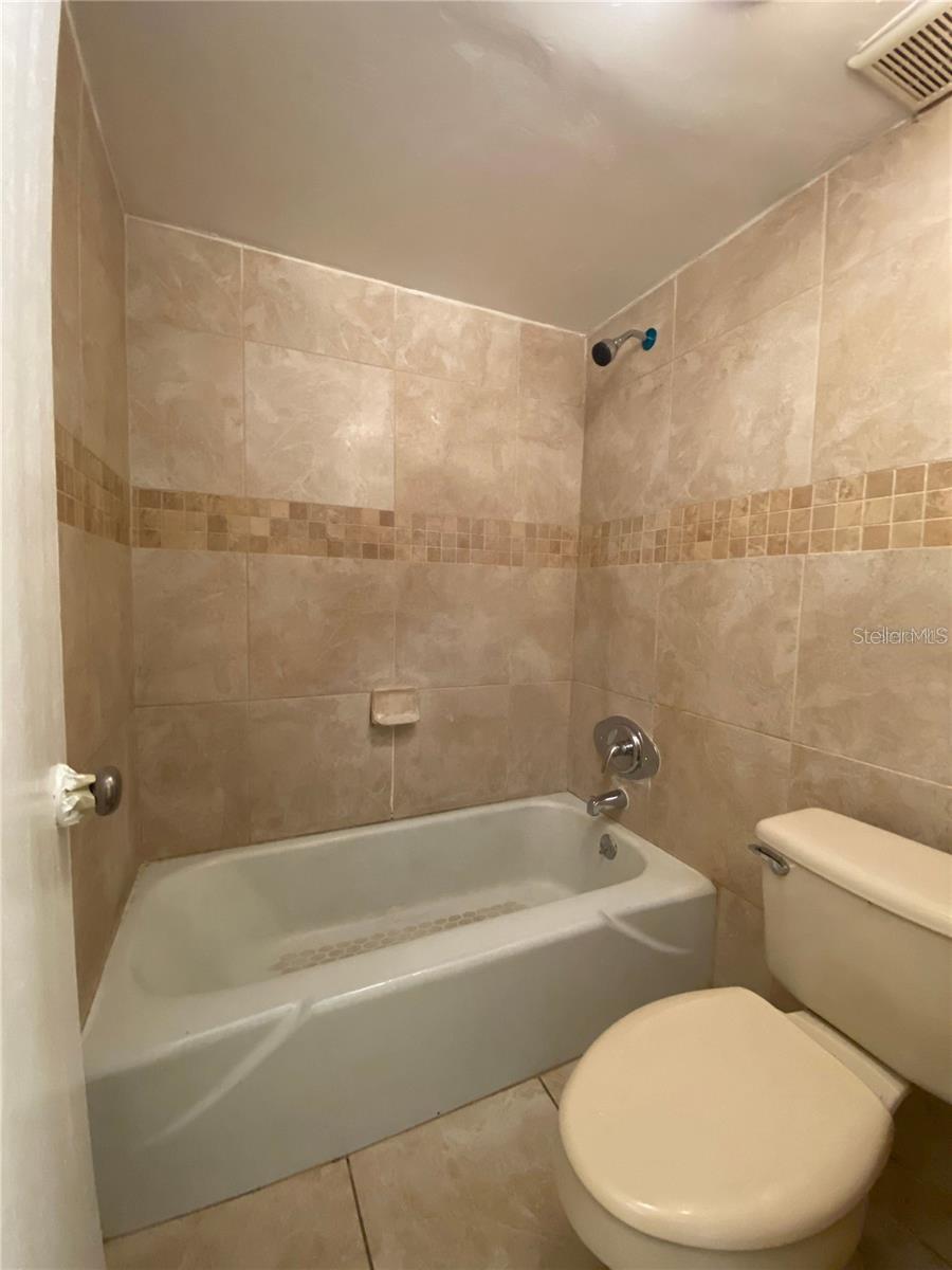 2432 LEMON TREE LN #B, ORLANDO, FL, 32839