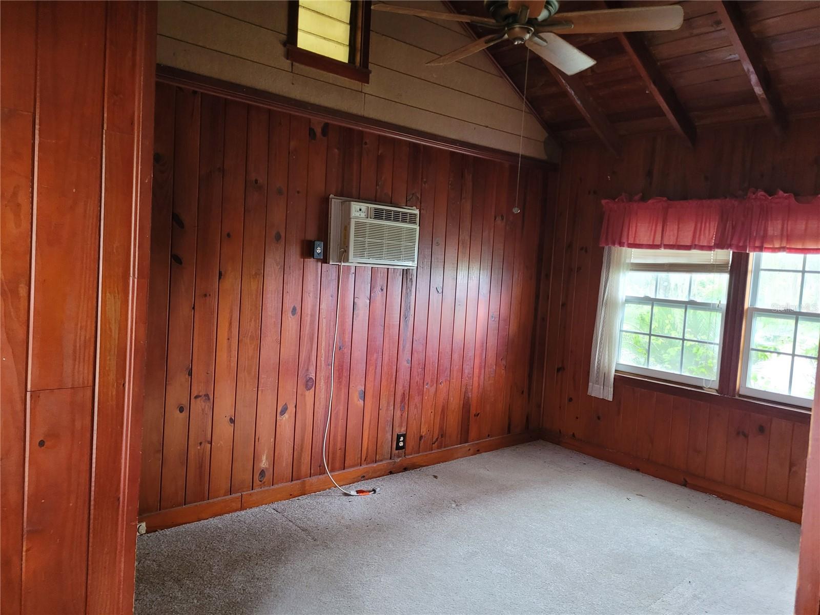 2 MILL ST, WELAKA, FL, 32193