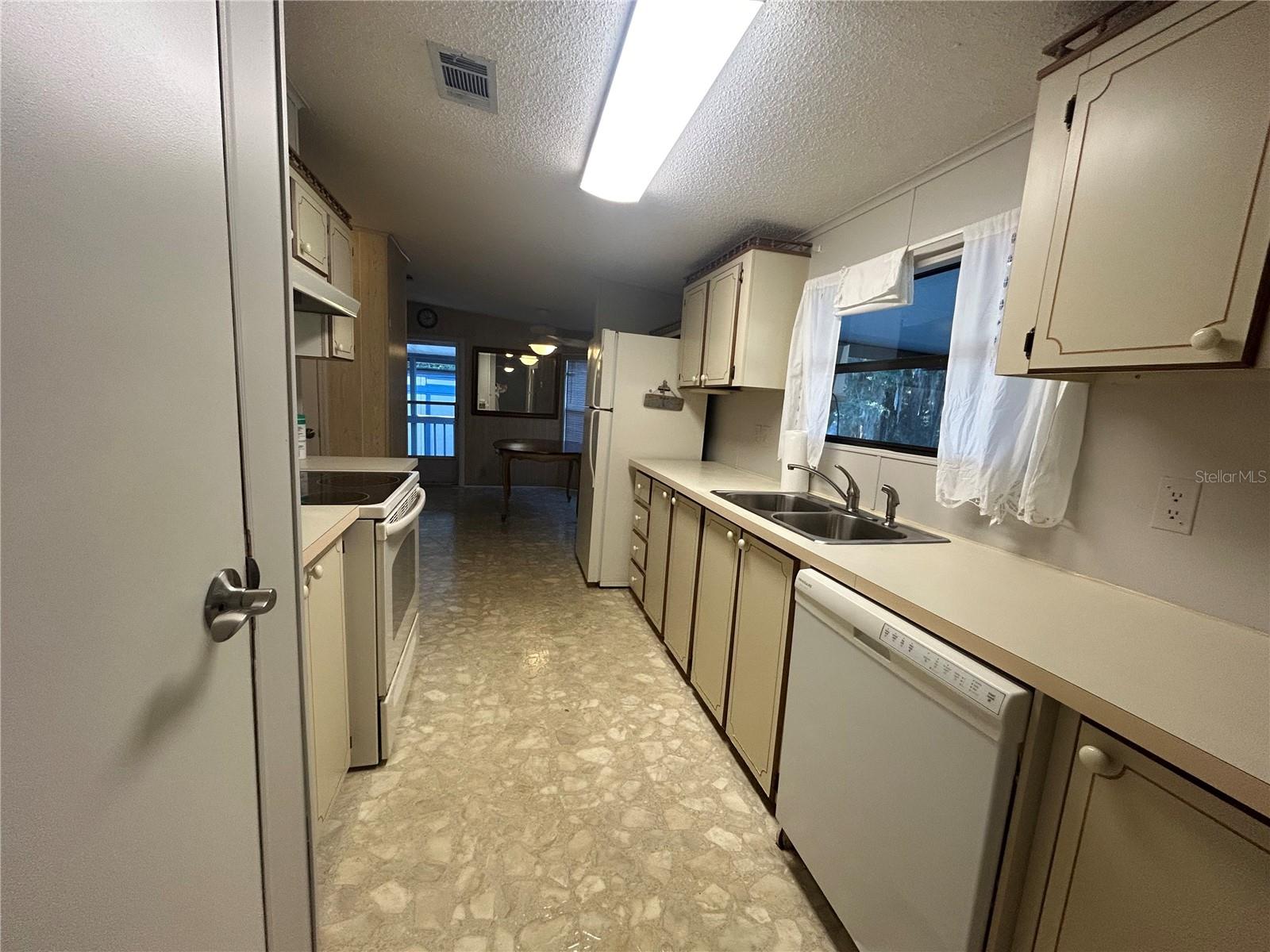 243 STAR LAKE DR, HAWTHORNE, FL, 32640