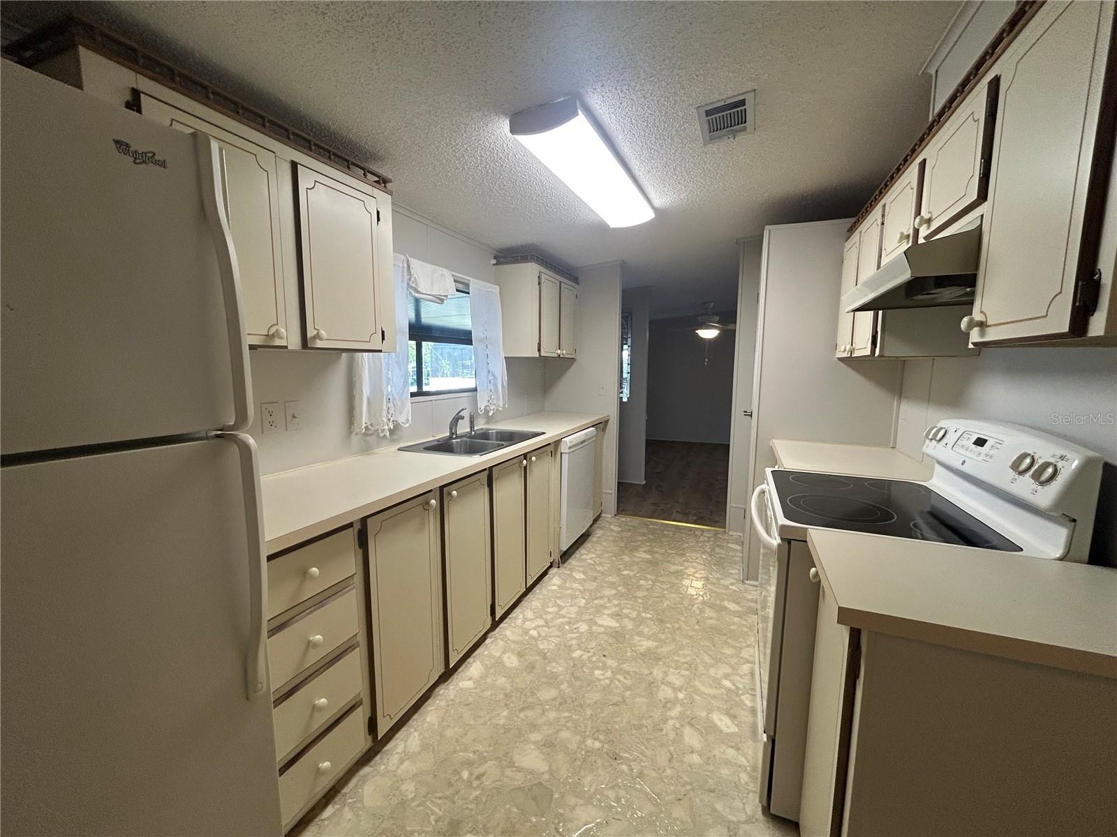 243 STAR LAKE DR, HAWTHORNE, FL, 32640