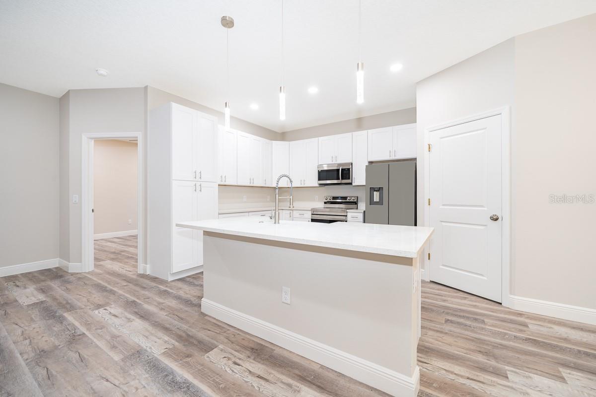 250 S VIRGINIA AVE, DELAND, FL, 32724