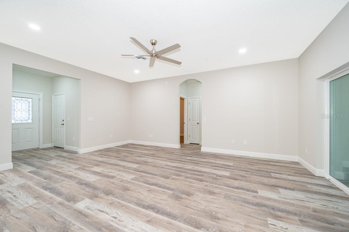 250 S VIRGINIA AVE, DELAND, FL, 32724