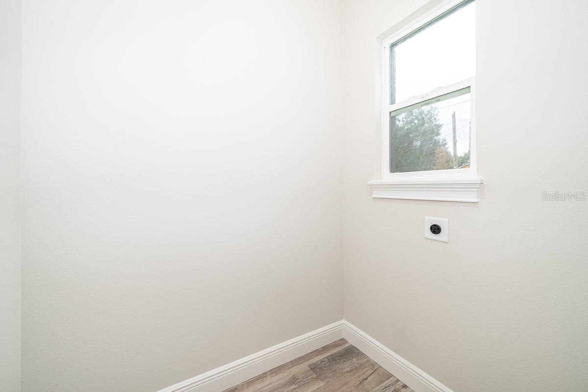250 S VIRGINIA AVE, DELAND, FL, 32724