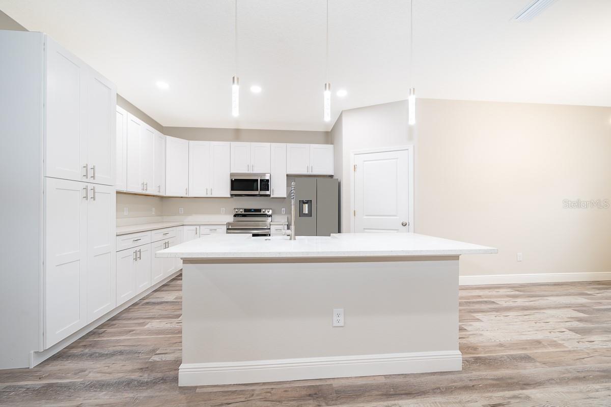 250 S VIRGINIA AVE, DELAND, FL, 32724