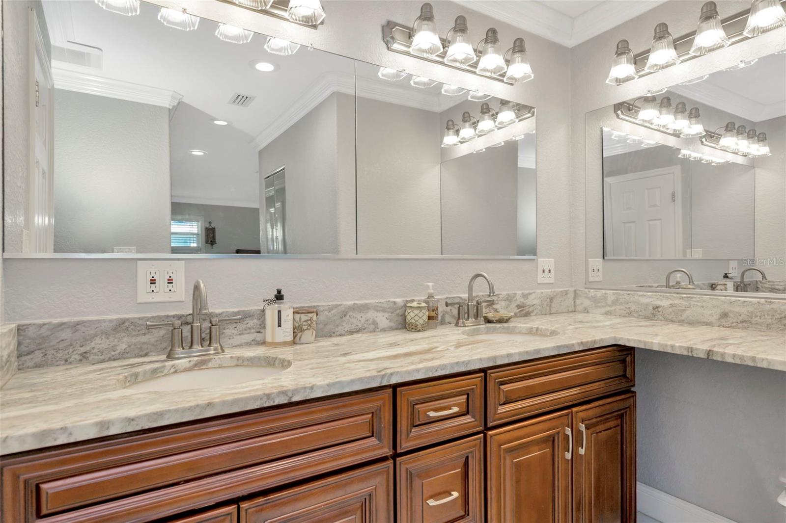 1111 67TH ST NW, BRADENTON, FL, 34209