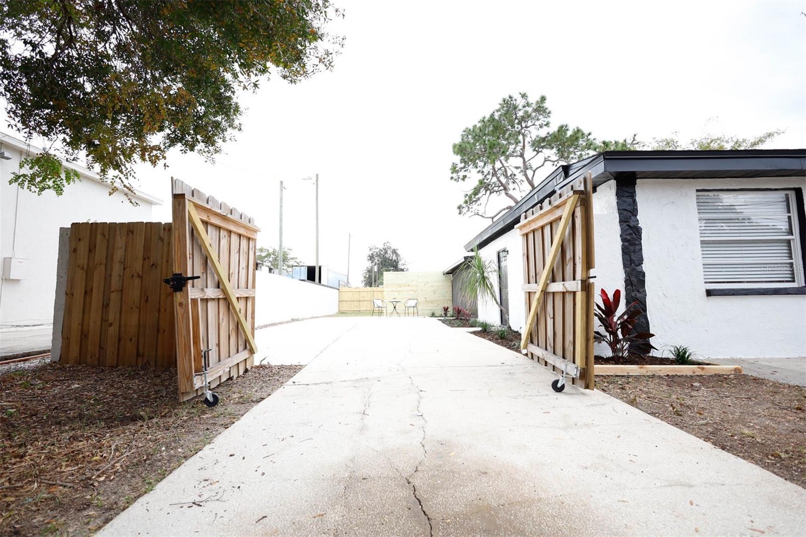 3806 W WALLACE AVE, TAMPA, FL, 33611