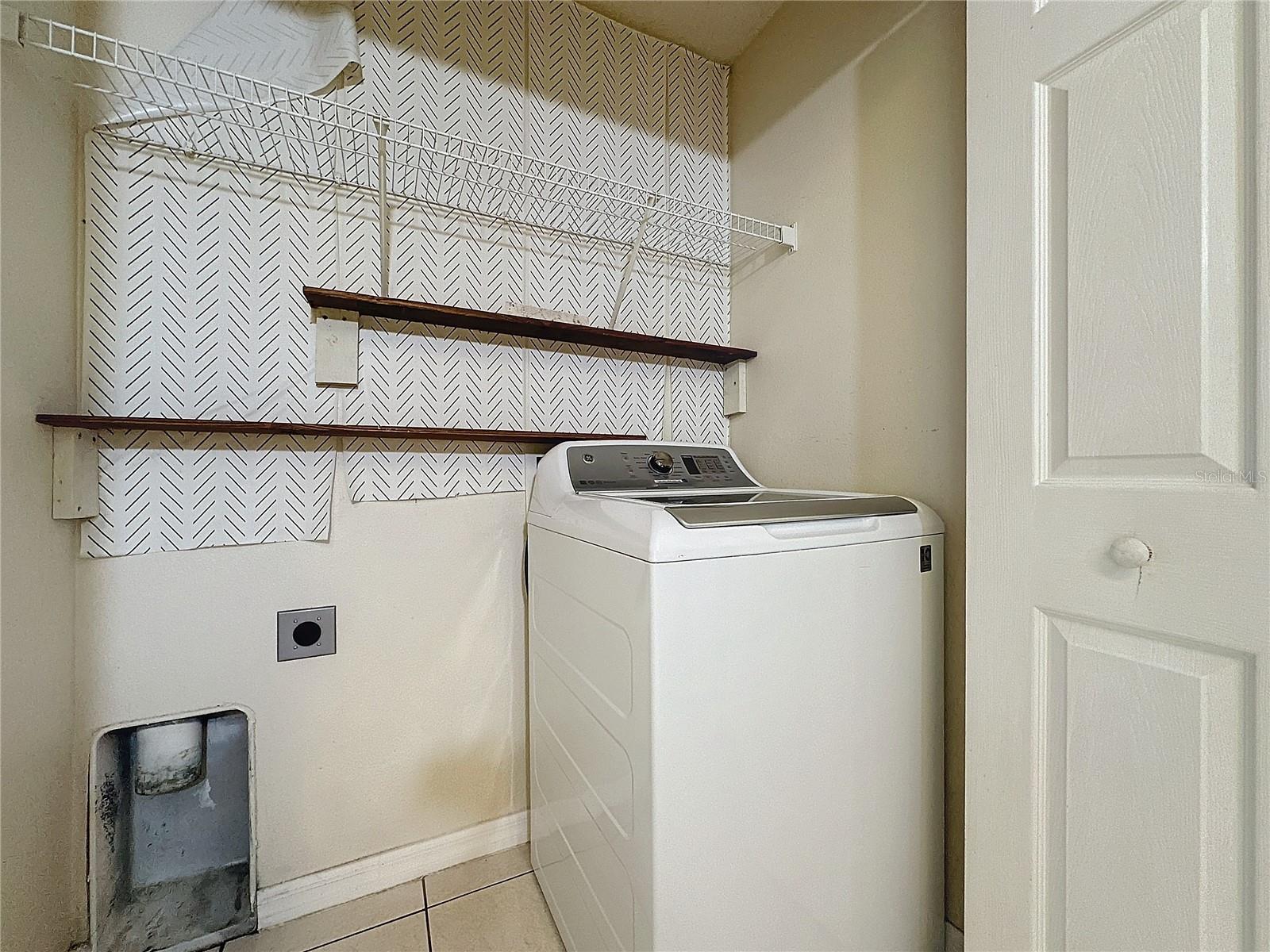 1195 CAMBOURNE DRIVE, KISSIMMEE, FL, 34758