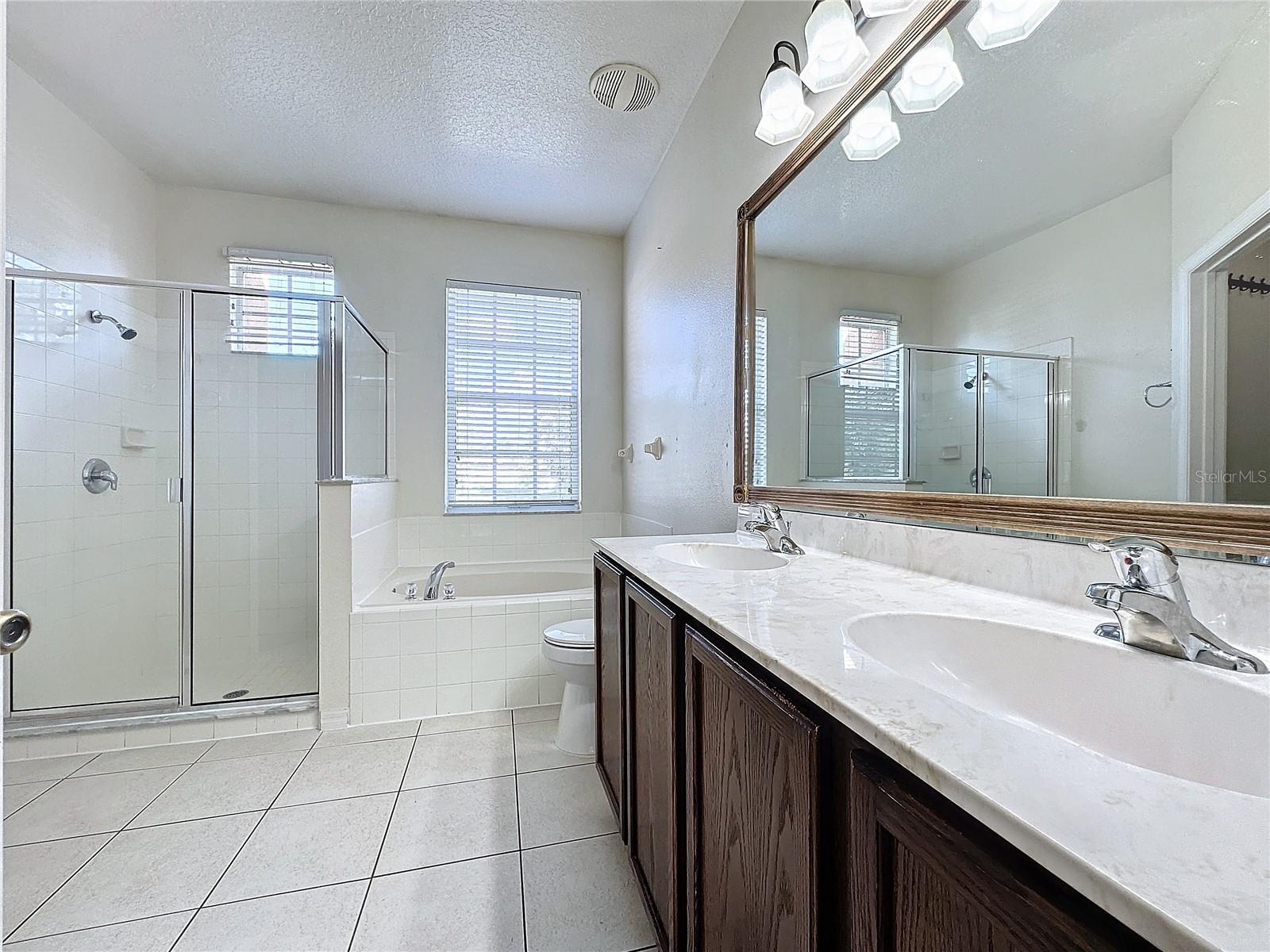 1195 CAMBOURNE DRIVE, KISSIMMEE, FL, 34758