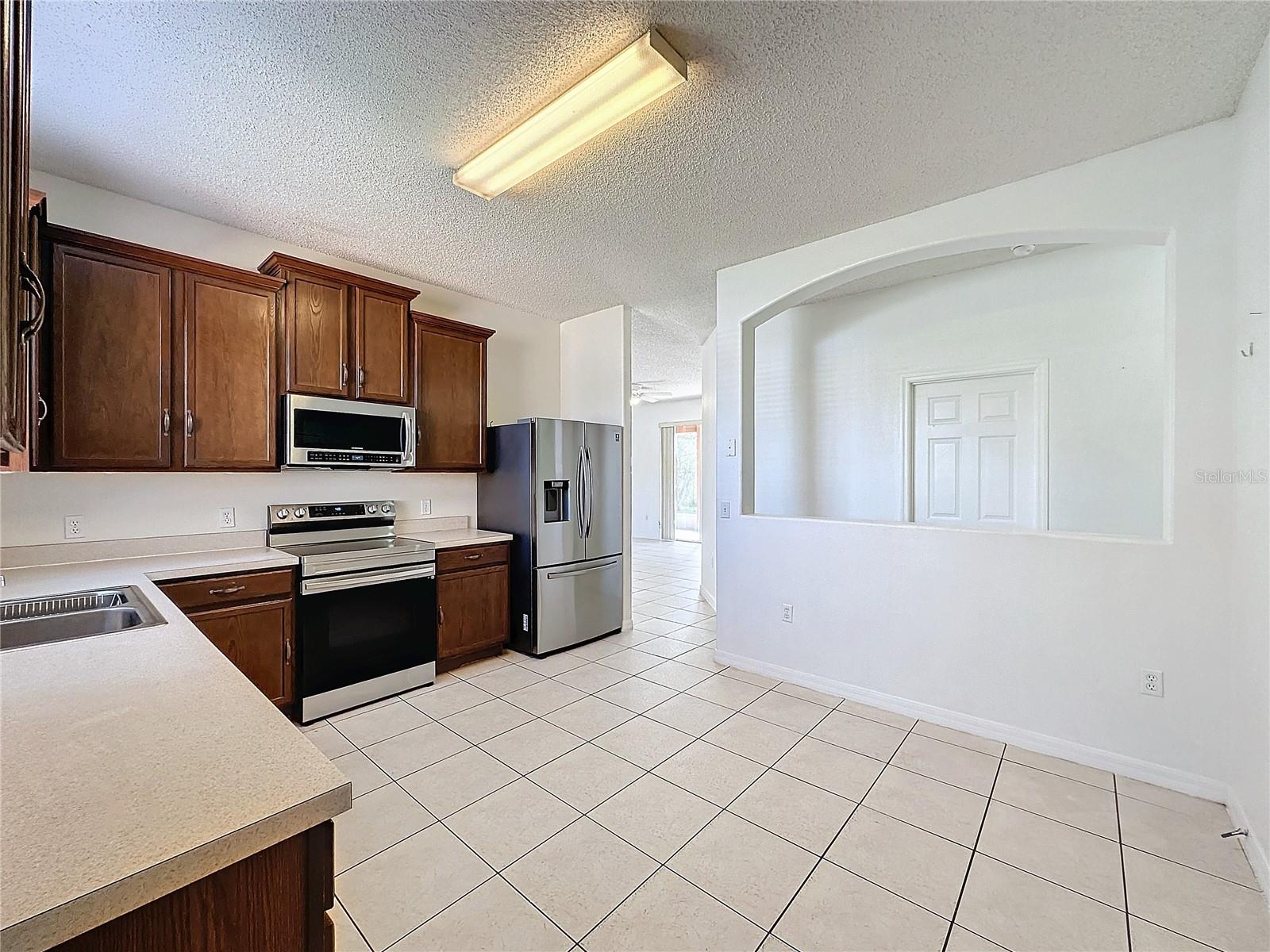 1195 CAMBOURNE DRIVE, KISSIMMEE, FL, 34758