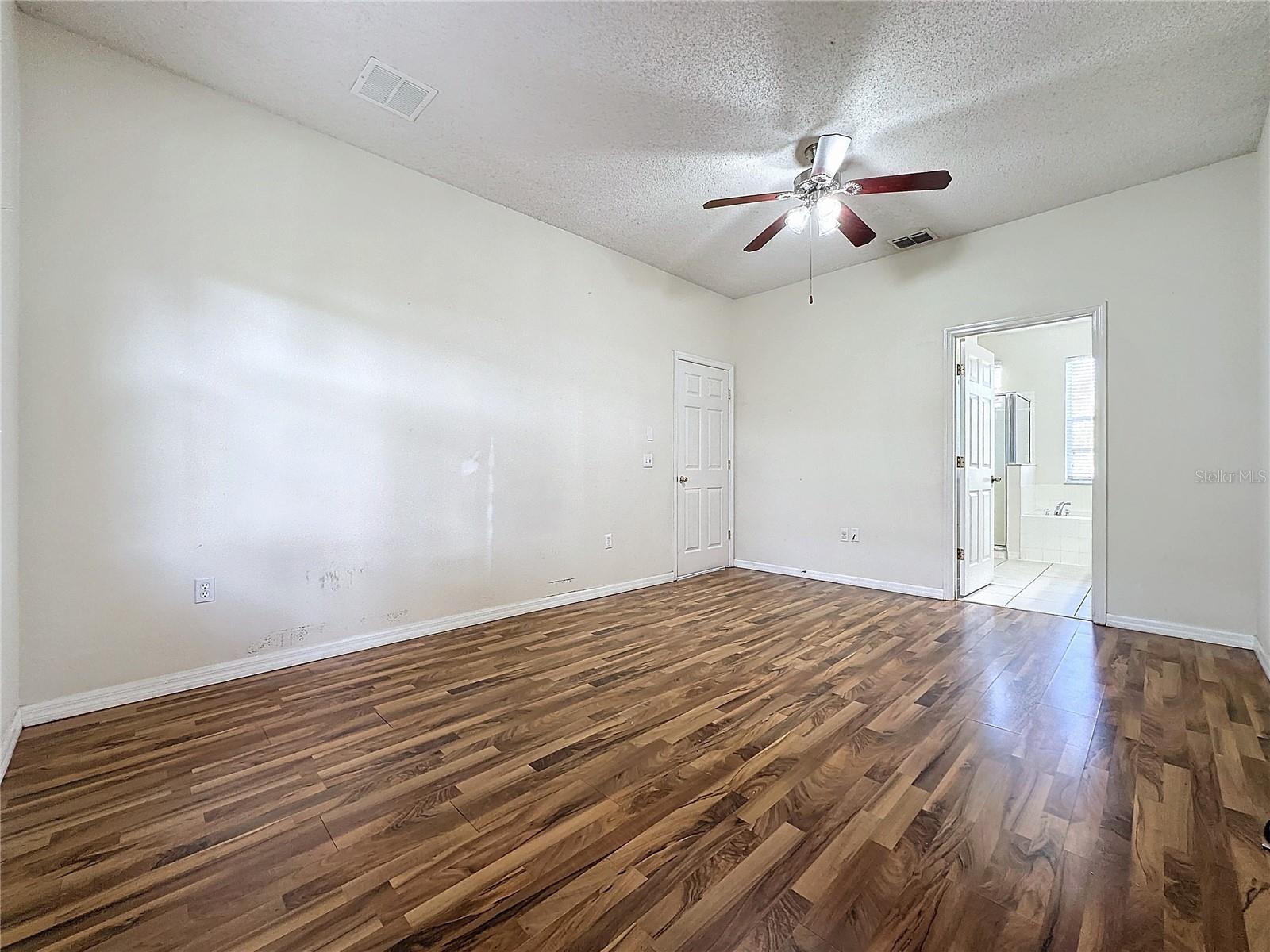 1195 CAMBOURNE DRIVE, KISSIMMEE, FL, 34758