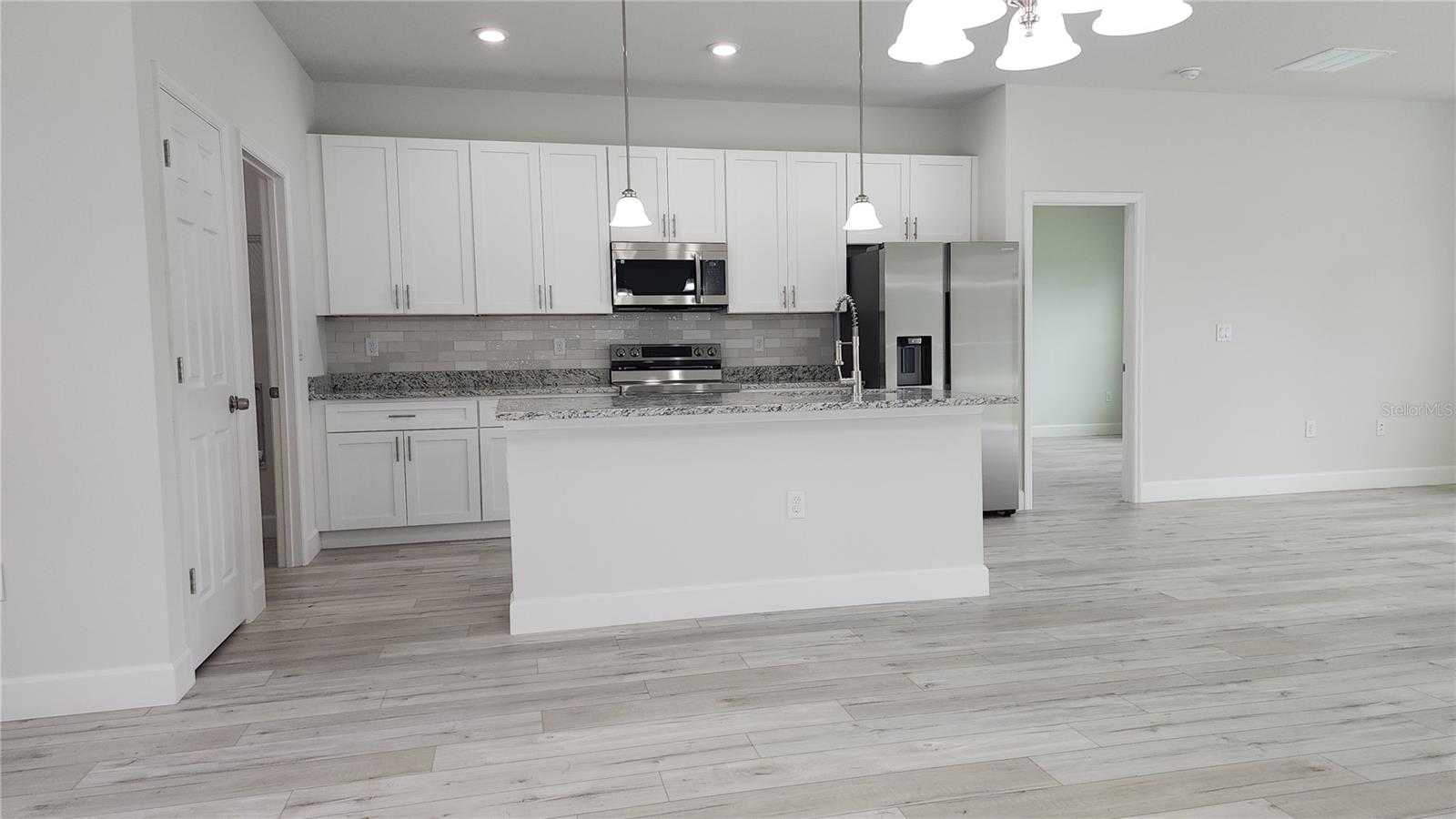301 CARDINAL AVE, SEBRING, FL, 33870