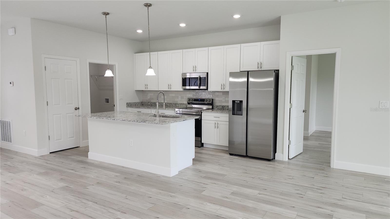 301 CARDINAL AVE, SEBRING, FL, 33870