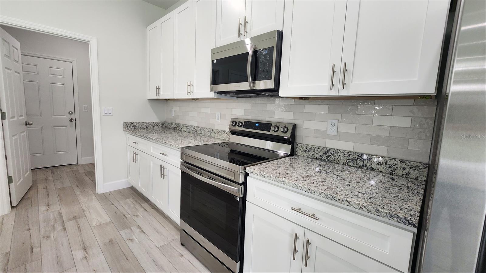 301 CARDINAL AVE, SEBRING, FL, 33870