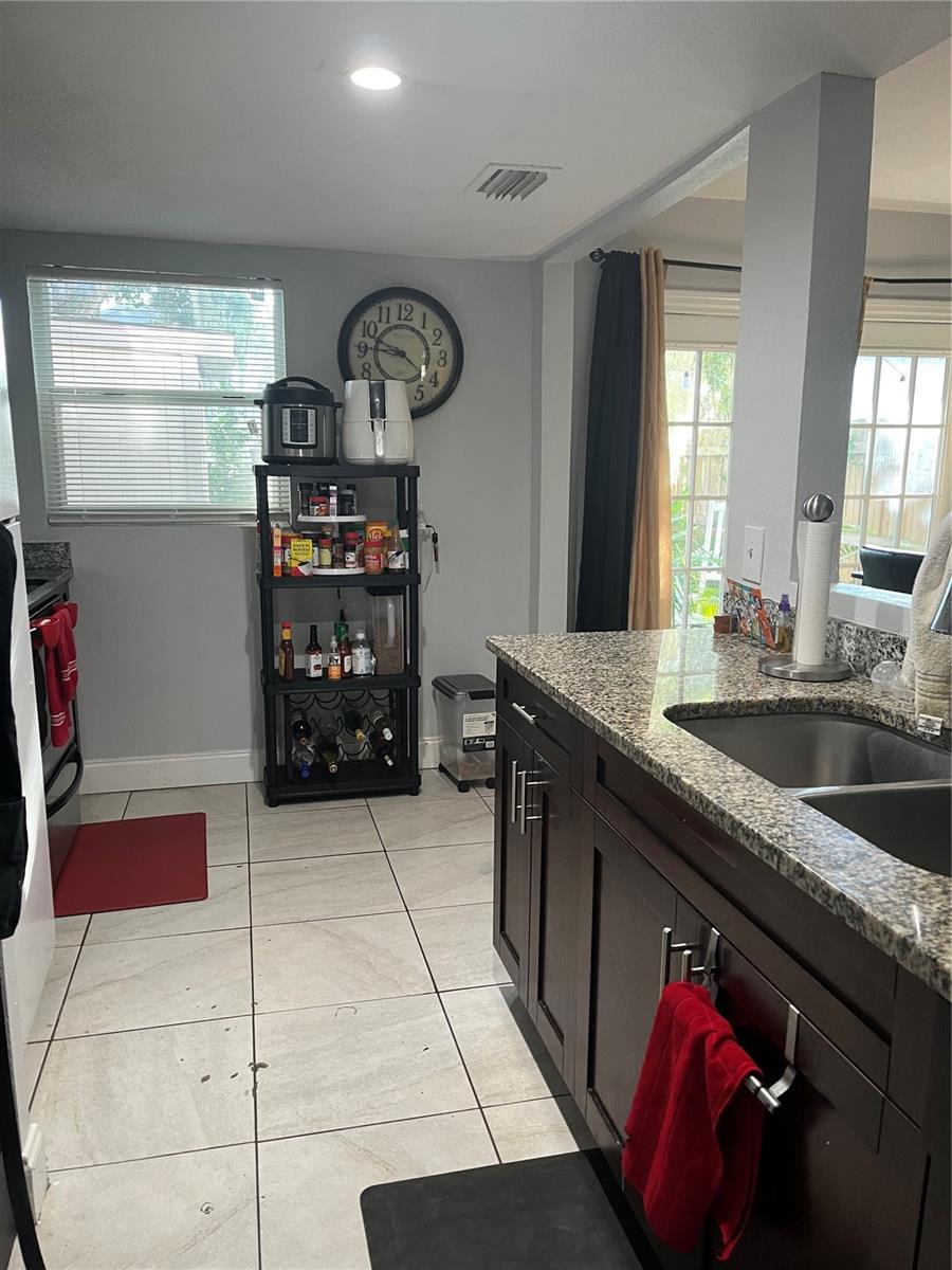 5246 TENNIS COURT CIR #5246, TAMPA, FL, 33617