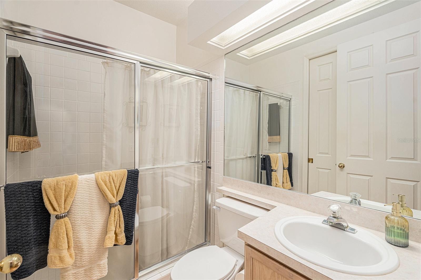 2202 GREEN OAKS LN, TAMPA, FL, 33612