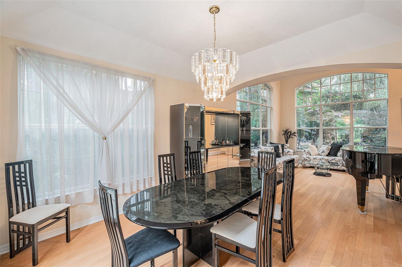 2202 GREEN OAKS LN, TAMPA, FL, 33612