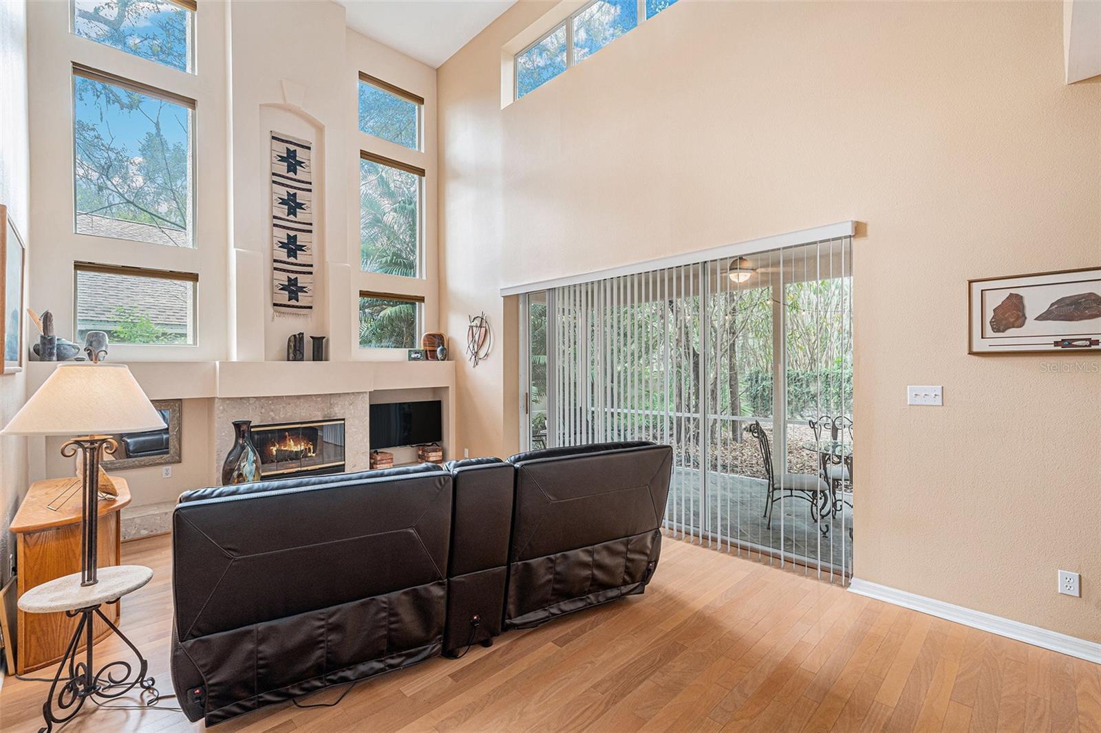 2202 GREEN OAKS LN, TAMPA, FL, 33612