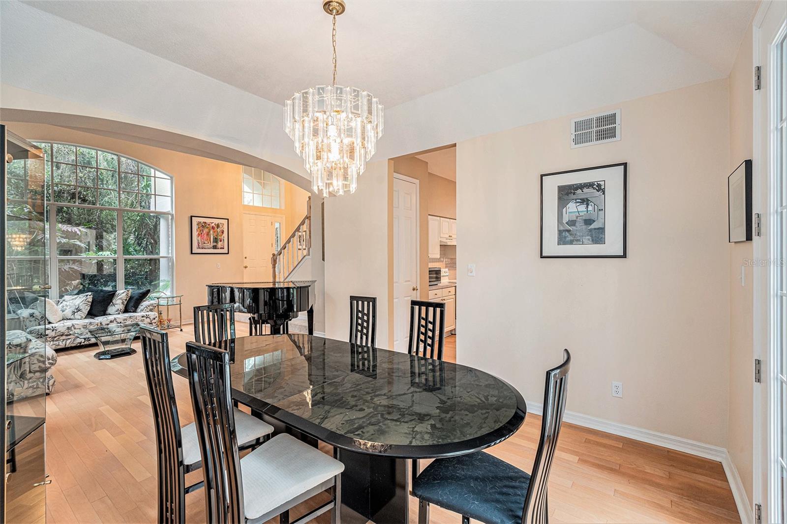 2202 GREEN OAKS LN, TAMPA, FL, 33612