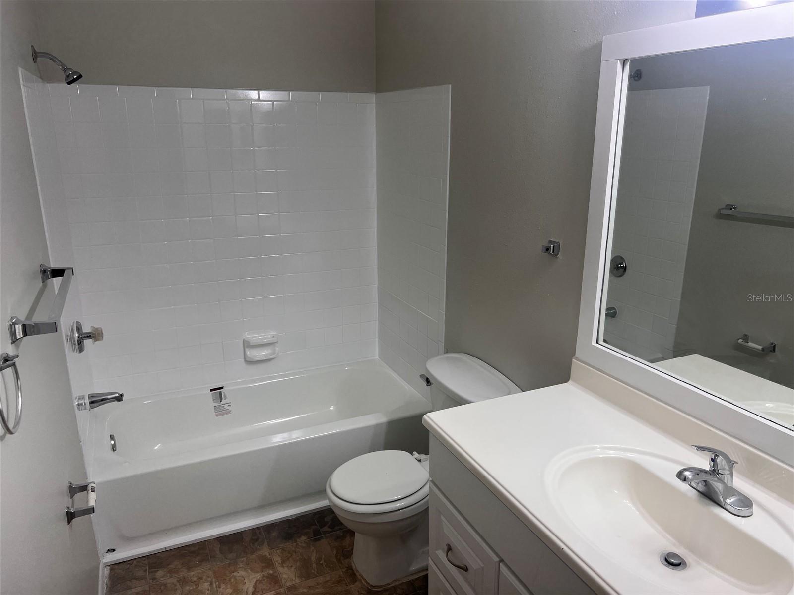 8648 MALLARD RESERVE DR #104, TAMPA, FL, 33614