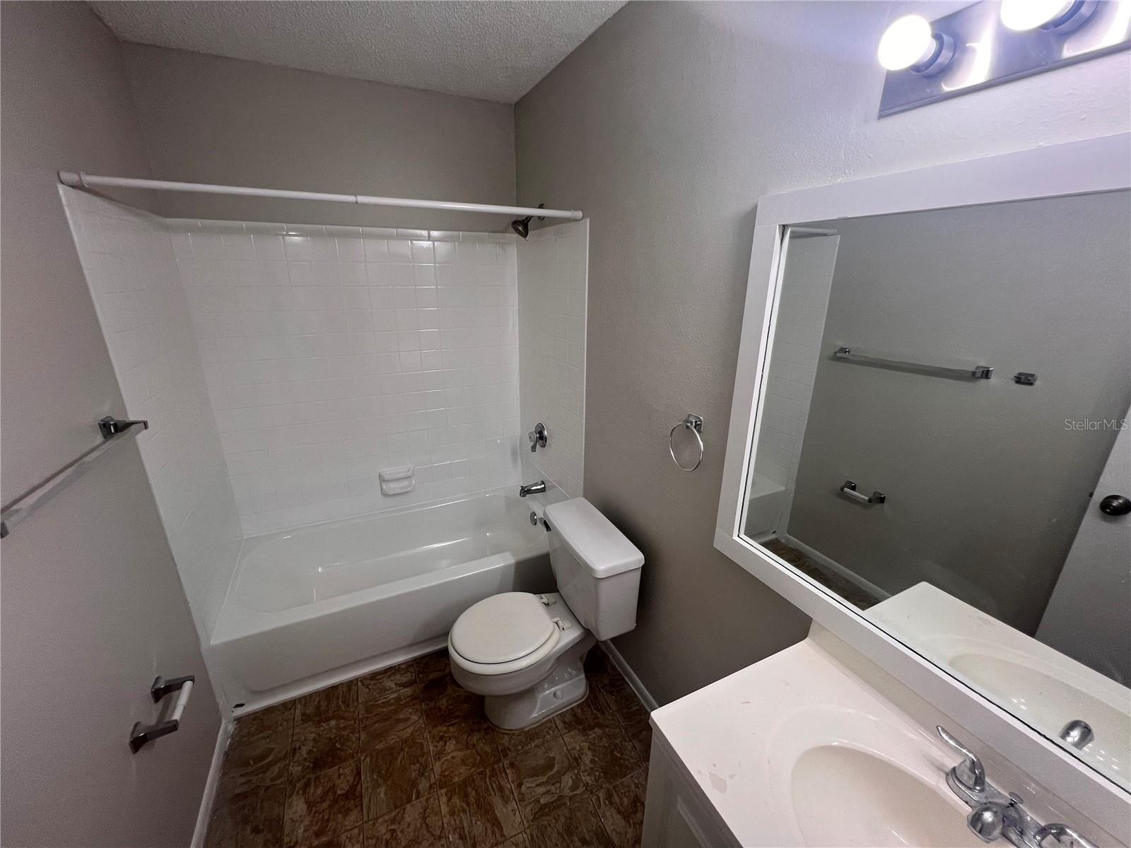 8648 MALLARD RESERVE DR #104, TAMPA, FL, 33614