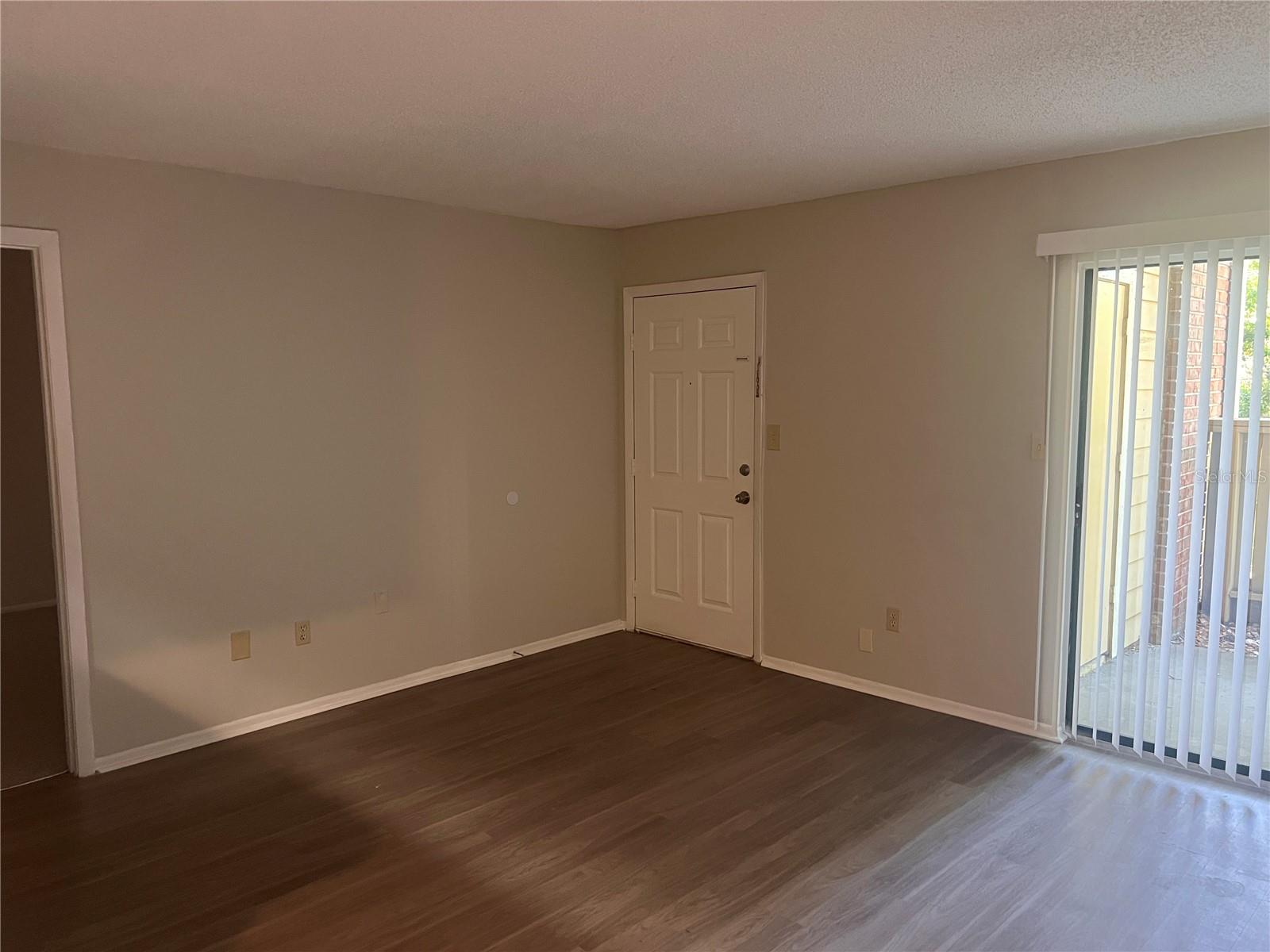8648 MALLARD RESERVE DR #104, TAMPA, FL, 33614