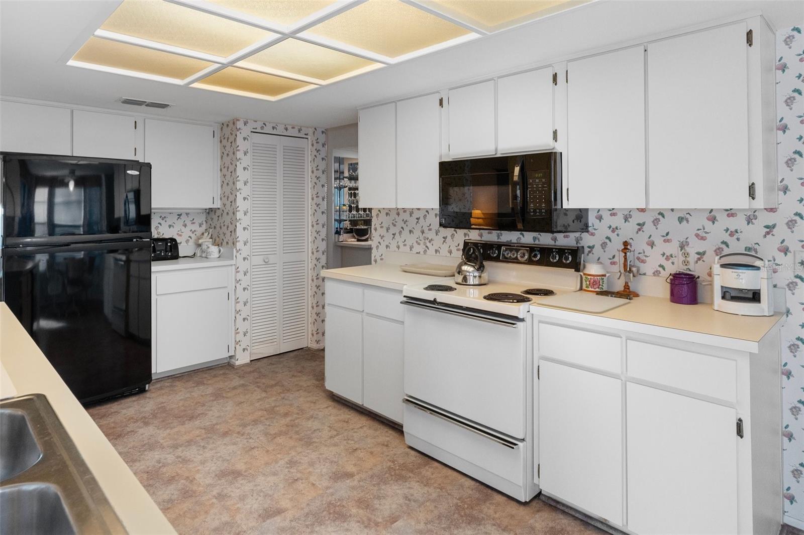 6820 RENOWN WAY, SPRING HILL, FL, 34606