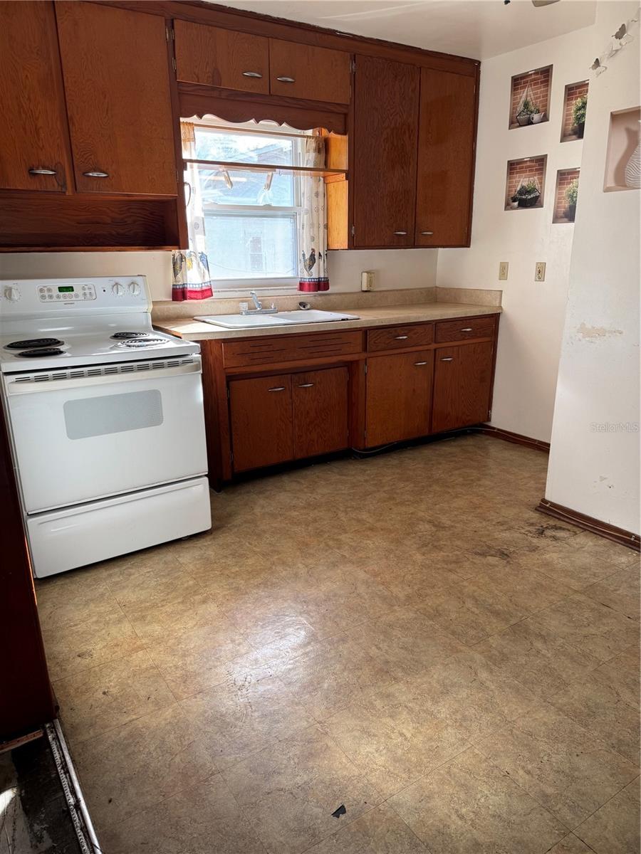2125 MONTICELLO AVE, LAKELAND, FL, 33801