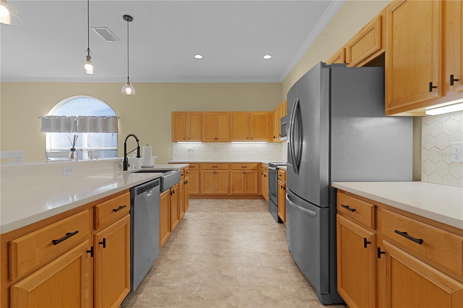 25304 FOREST OAK CT, LEESBURG, FL, 34748