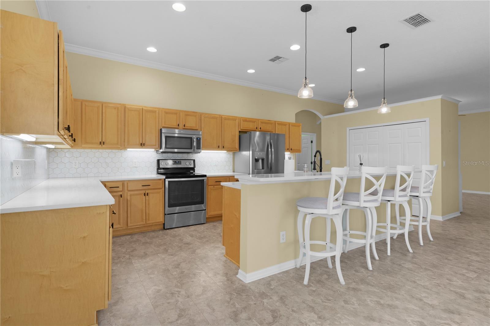25304 FOREST OAK CT, LEESBURG, FL, 34748